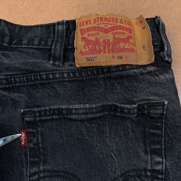 Levi's 501 Jean Shorts MEASURES 34 WAIST Faded Black Denim Button Fly Jorts - Picture 6 of 14